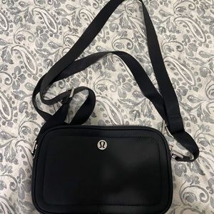 Lululemon brand new bag SOld out everywhere